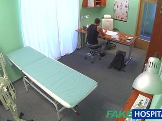 Fakehospital asistenta treats pacient înainte sex film