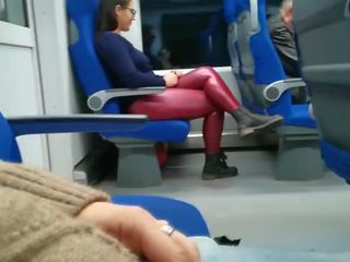 Étranger jerked et sucer moi en la train