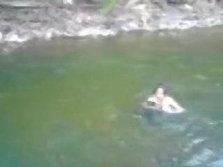 Sensational a prsatá amatér dospívající enchantress plavání nahý v the řeka - fuckmehard.club
