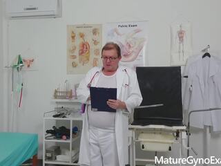 Physical examen y coño dedos de checa peasant mujer: ginecomastia fetiche madura x calificación presilla